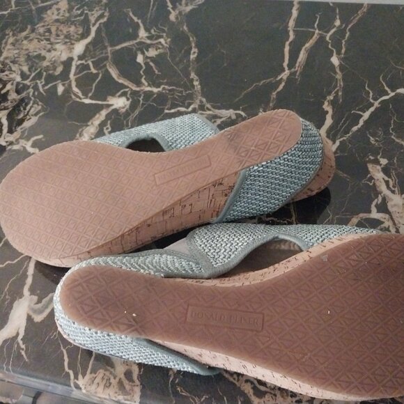 Donald Pliner - Picture 5 of 7